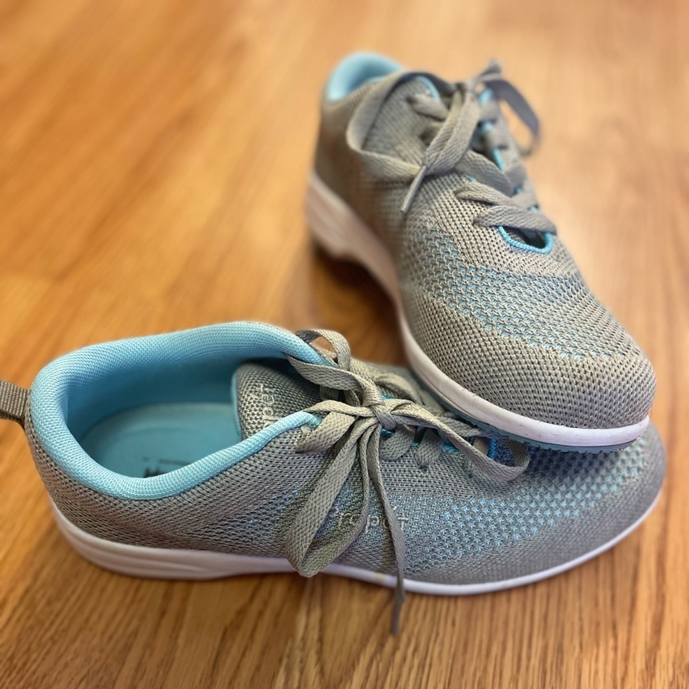 Propet Women's washable walker evolution sneaker size 7.5
